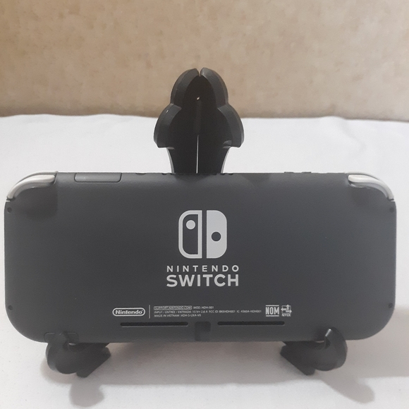 Nintendo Switch Lite - Picture 2 of 10